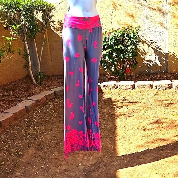 Reborn Wide-Legged Leggings/Dance Pants Size Large  EUC  Rayon/Spandex Blend - Picture 1 of 8